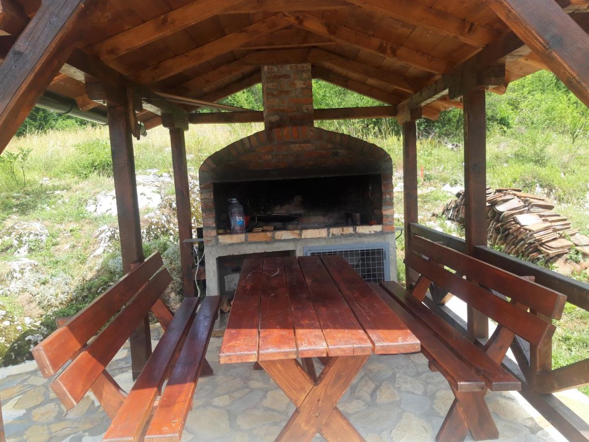 Planinska Kuca Dusan Mitrovac Exteriör bild